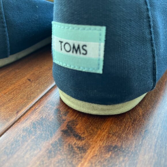 Toms shoes - Picture 2 of 6
